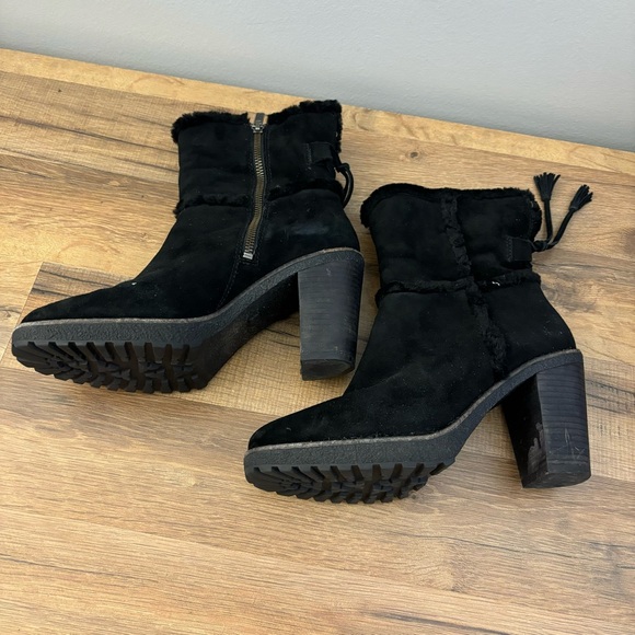 Frye Suede Tassel Accents High Heeled Platform Boots Women’s - Picture 12 of 12